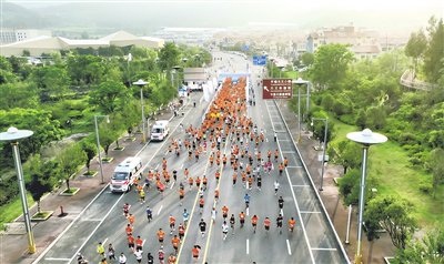 竞彩比分-“体育+”聚势 “流量”变“留量”|平塘县|篮球队|平塘篮球队|篮球|广西_新浪体育_新浪新闻