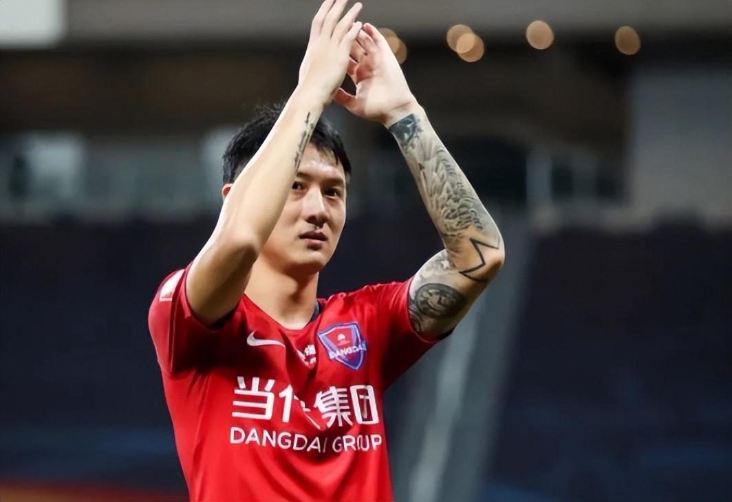 竞彩比分-意外！冯劲离开上港为何要去大连英博，却没选择回重庆加盟铜梁龙