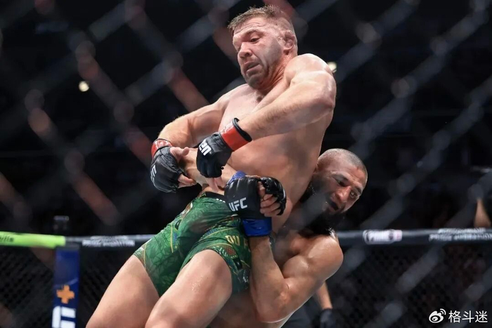 V站官网-奇马耶夫击倒朗特里！悬赏重金求虐！|UFC|凯文·加内特|训练|斯特里克兰|冠军_新浪体育_新浪新闻