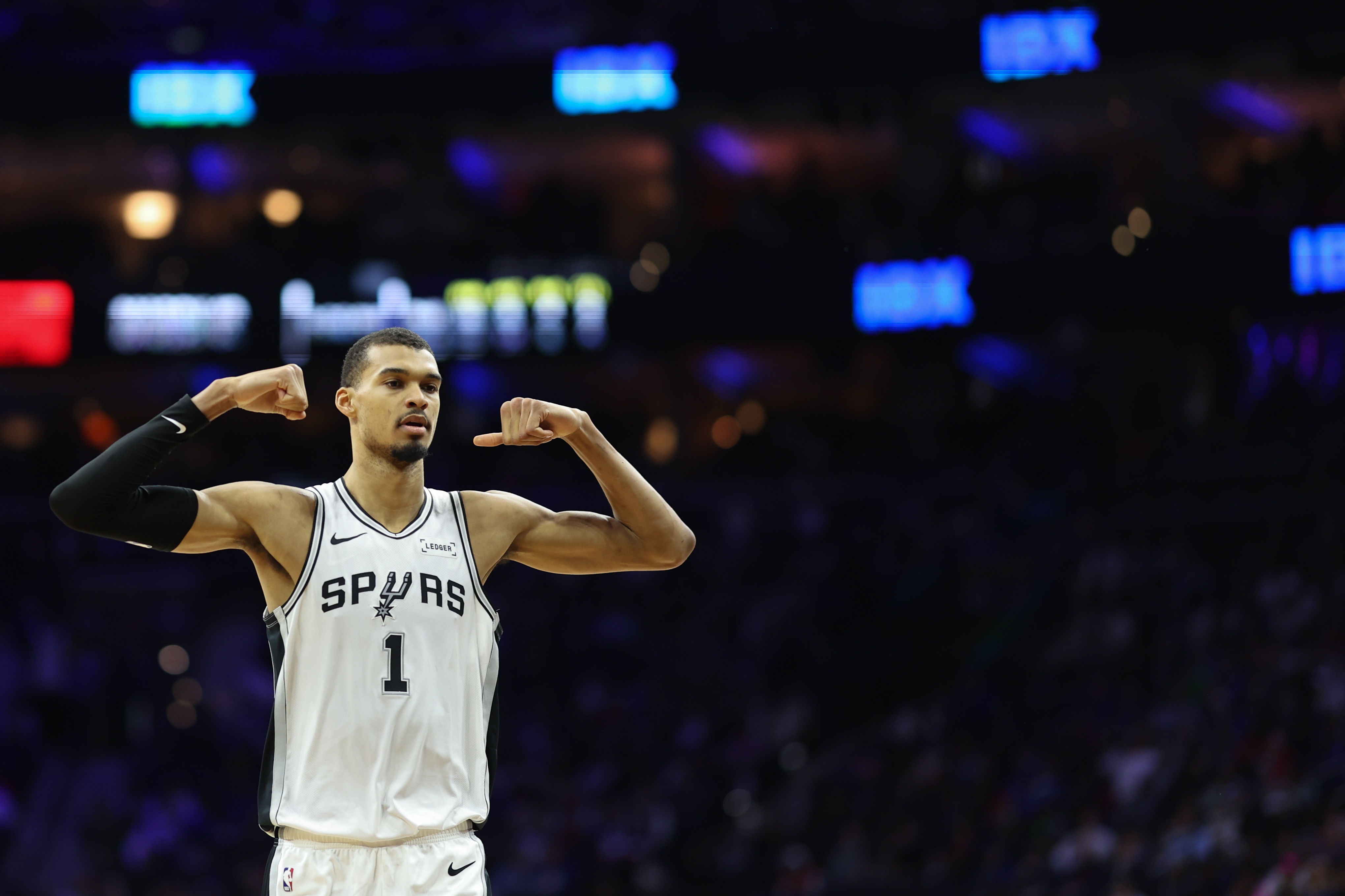 足球比分-文班：我想要夺得MVP和DPOY 所以我会照顾好身体&amp;全力以赴冲击